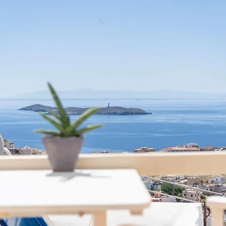 Tarik Live Traditional Apartment