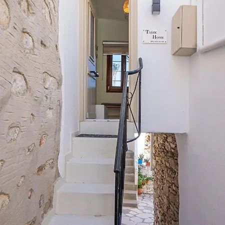 Tarik Live Traditional Apartment Ano Syros